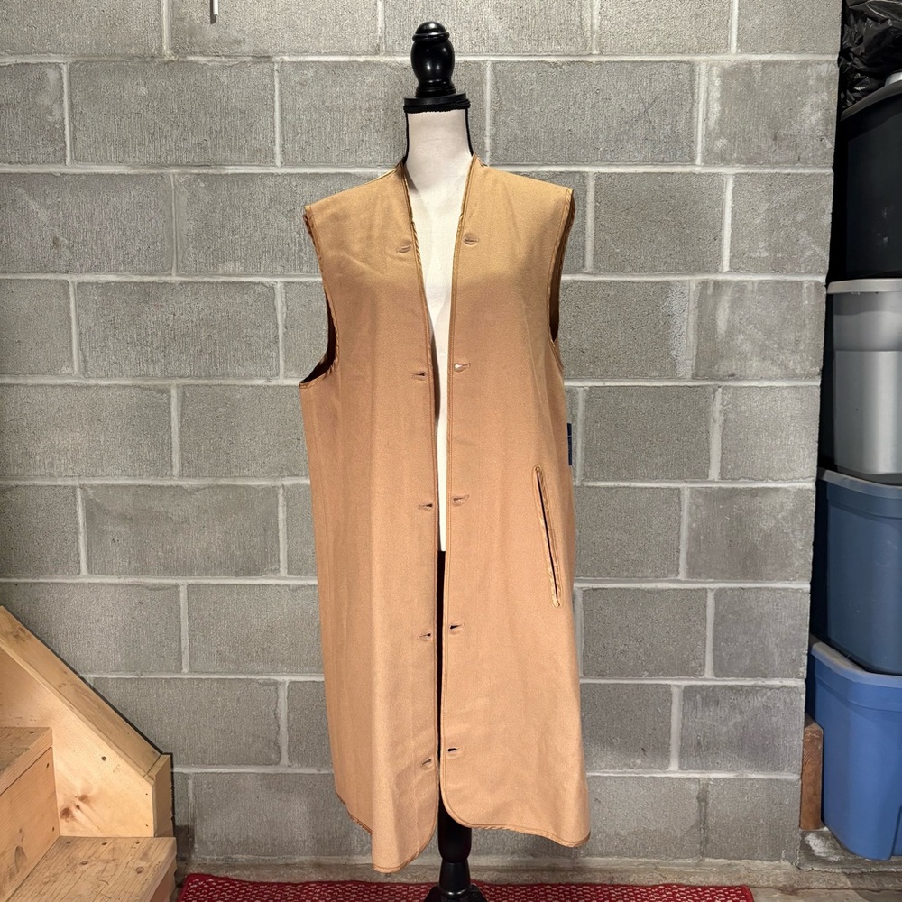 Burberry trench coat. - Picture 9 of 16